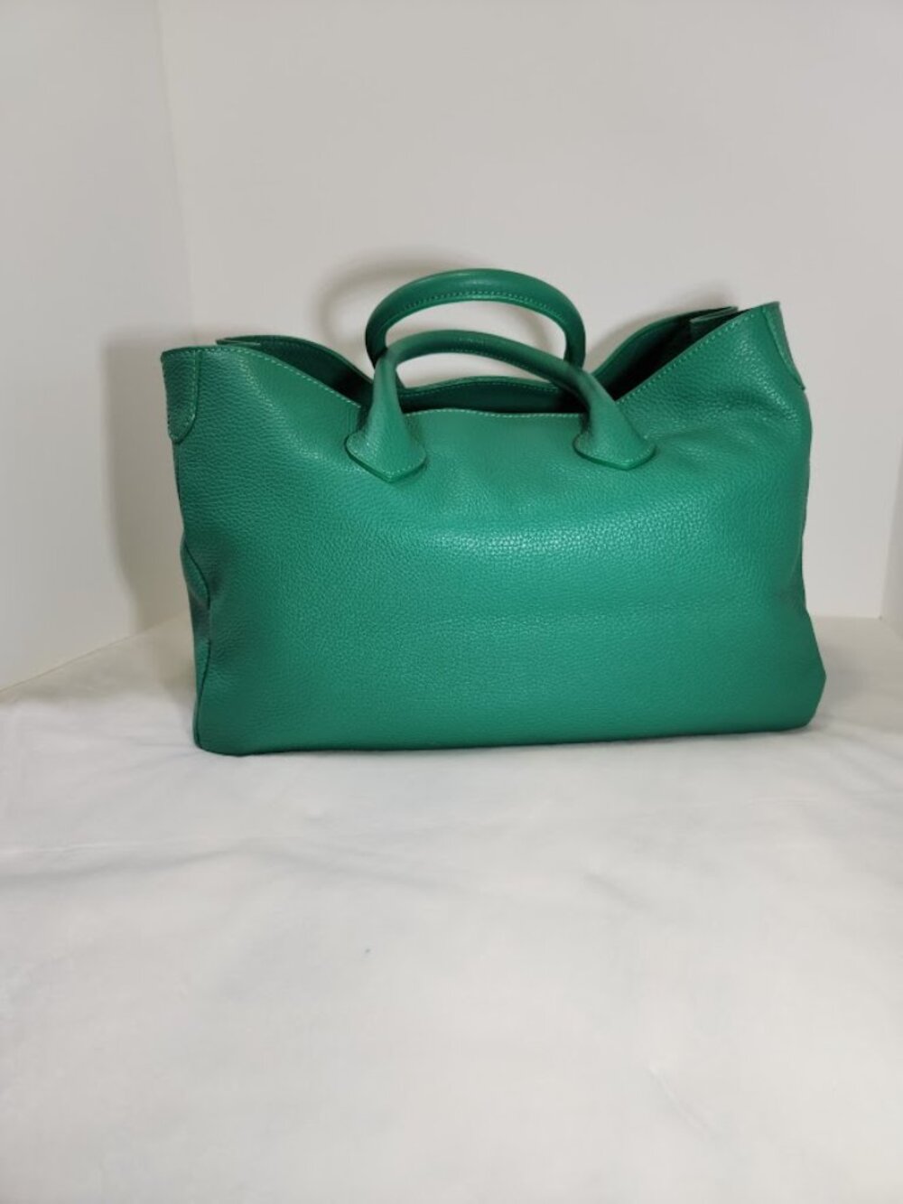 Mark & Graham Elisabetta slouchy tote Kelly Green Pebble leather with twill int - Picture 6 of 13